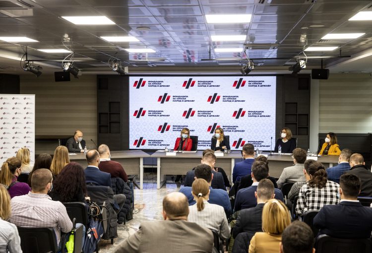 Ucesnici okruglog stola Kovid 19 kao izazov nauci 750x510 1