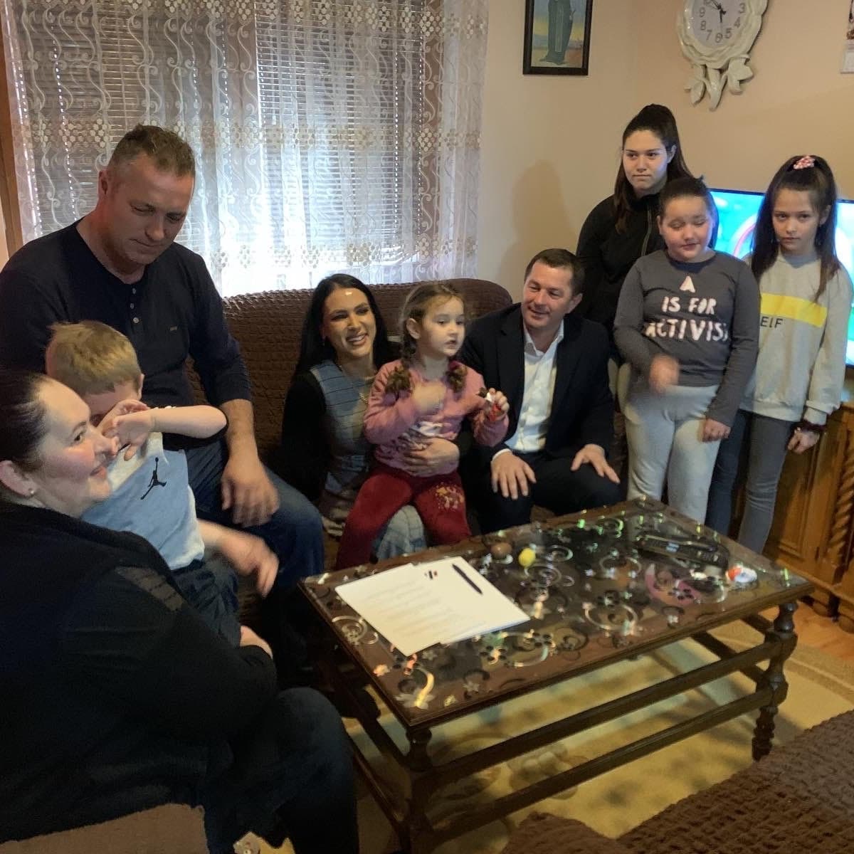 Посета директорке Фондације „За српски народ и државу“ Бојане Радаковић Косову и Метохији 2 271440041 438374571104009 1483937592703998441 n