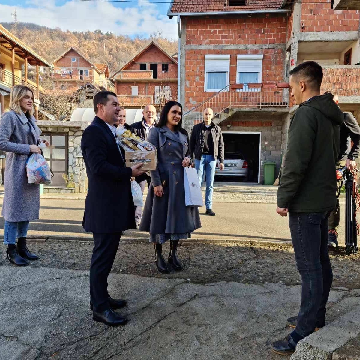 Посета директорке Фондације „За српски народ и државу“ Бојане Радаковић Косову и Метохији 4 271447029 438374584437341 102501849611314844 n