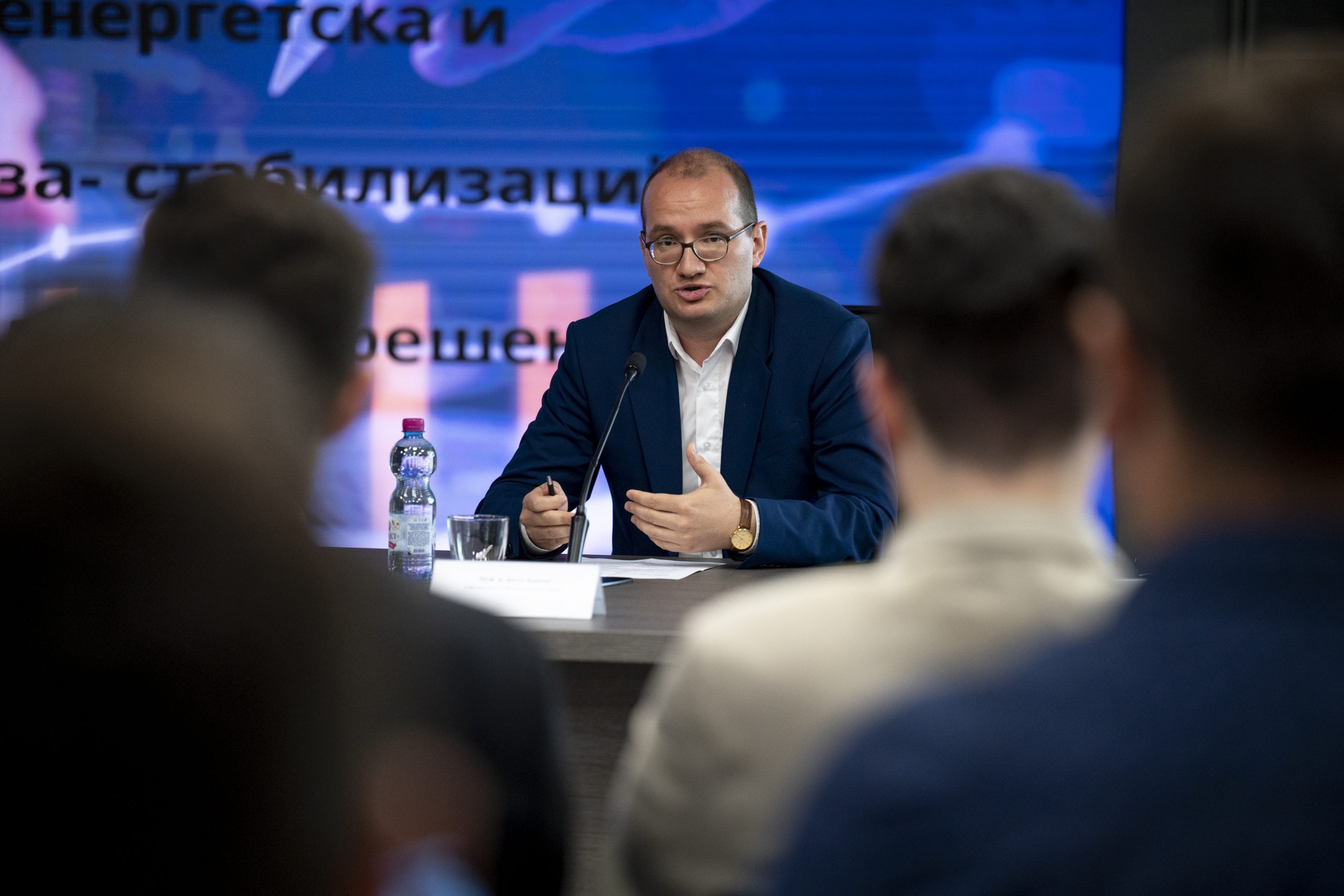 Округли сто: "Управљање кризама - епидемија ковид-19, енергетска и економска криза - стабилизација економије и одржива решења" 1 Bojan Stanic Privredna komora Srbije scaled 1