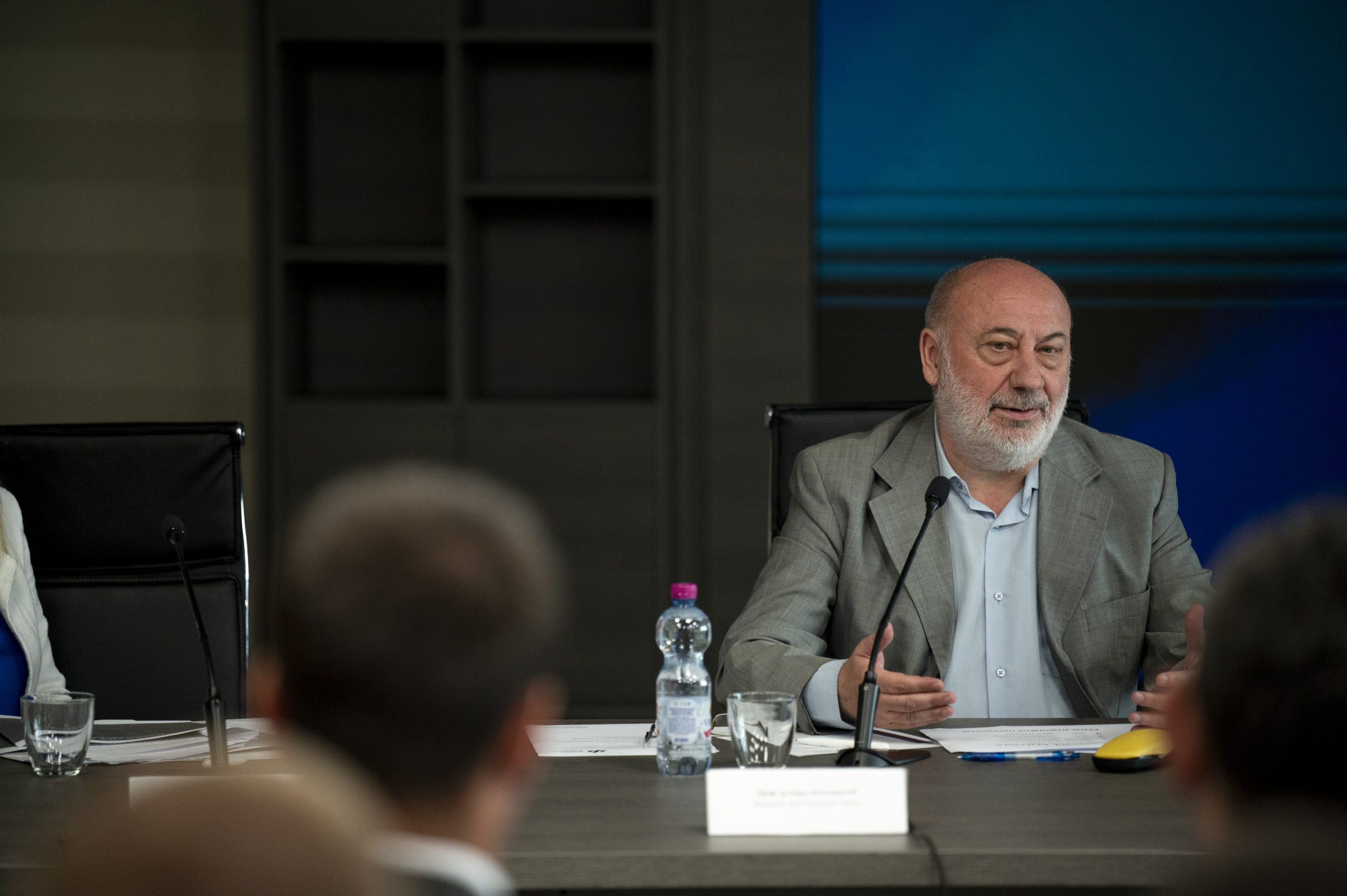 Округли сто: "Управљање кризама - епидемија ковид-19, енергетска и економска криза - стабилизација економије и одржива решења" 7 prof. dr Bojan Dimitrijevic scaled 1