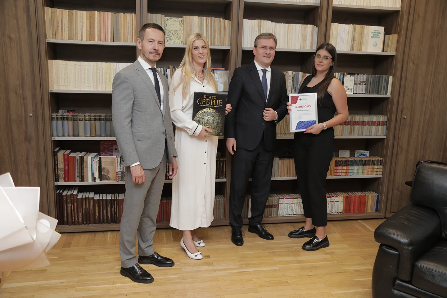 Фондација „За српски народ и државу“ доделила Годишње студентске награде за најбољи есеј 5 VLA 8237 1