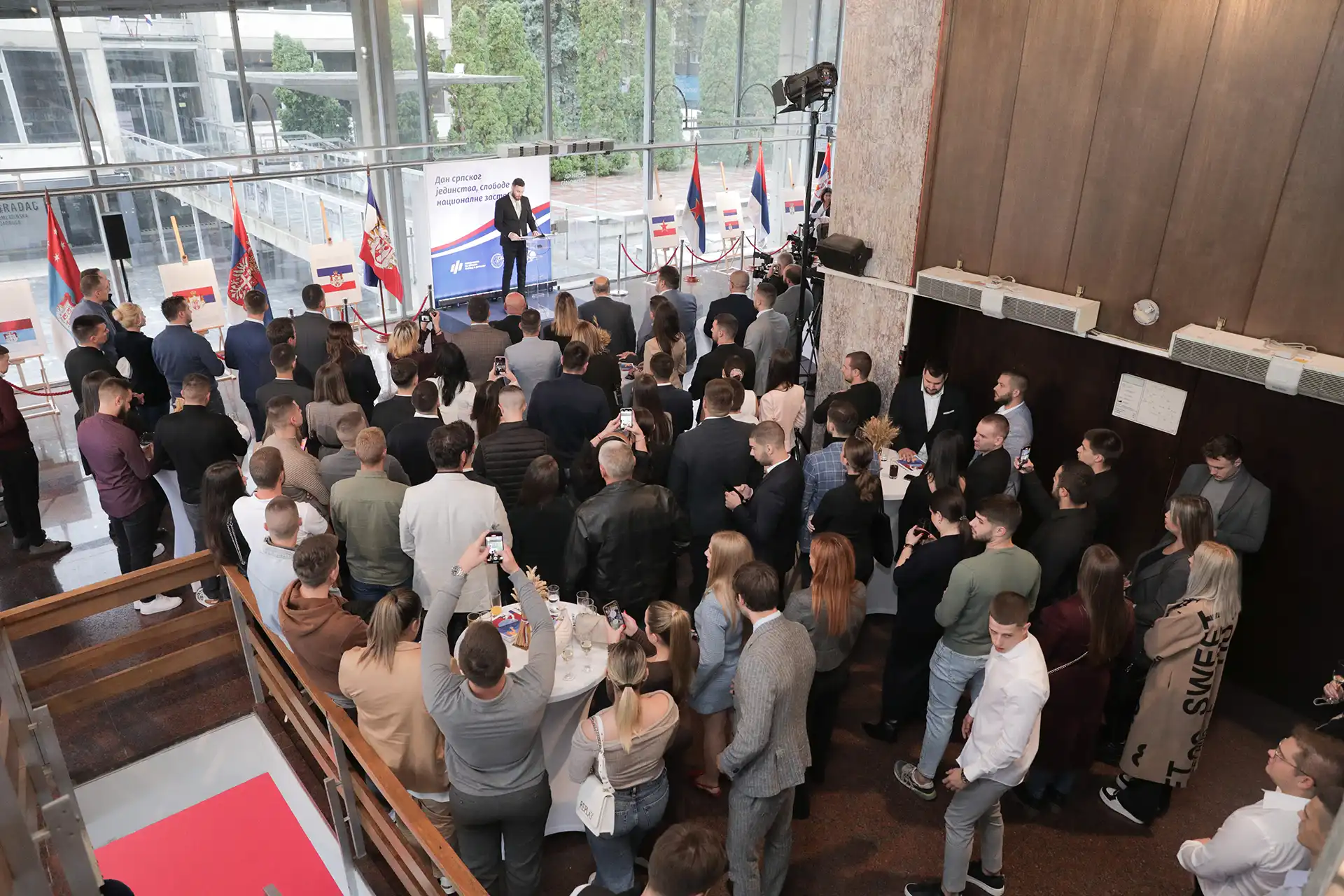 Изложба поводом обeлeжавања "Дана српског јeдинства, слободe и националнe заставe" 14 VLA 2330