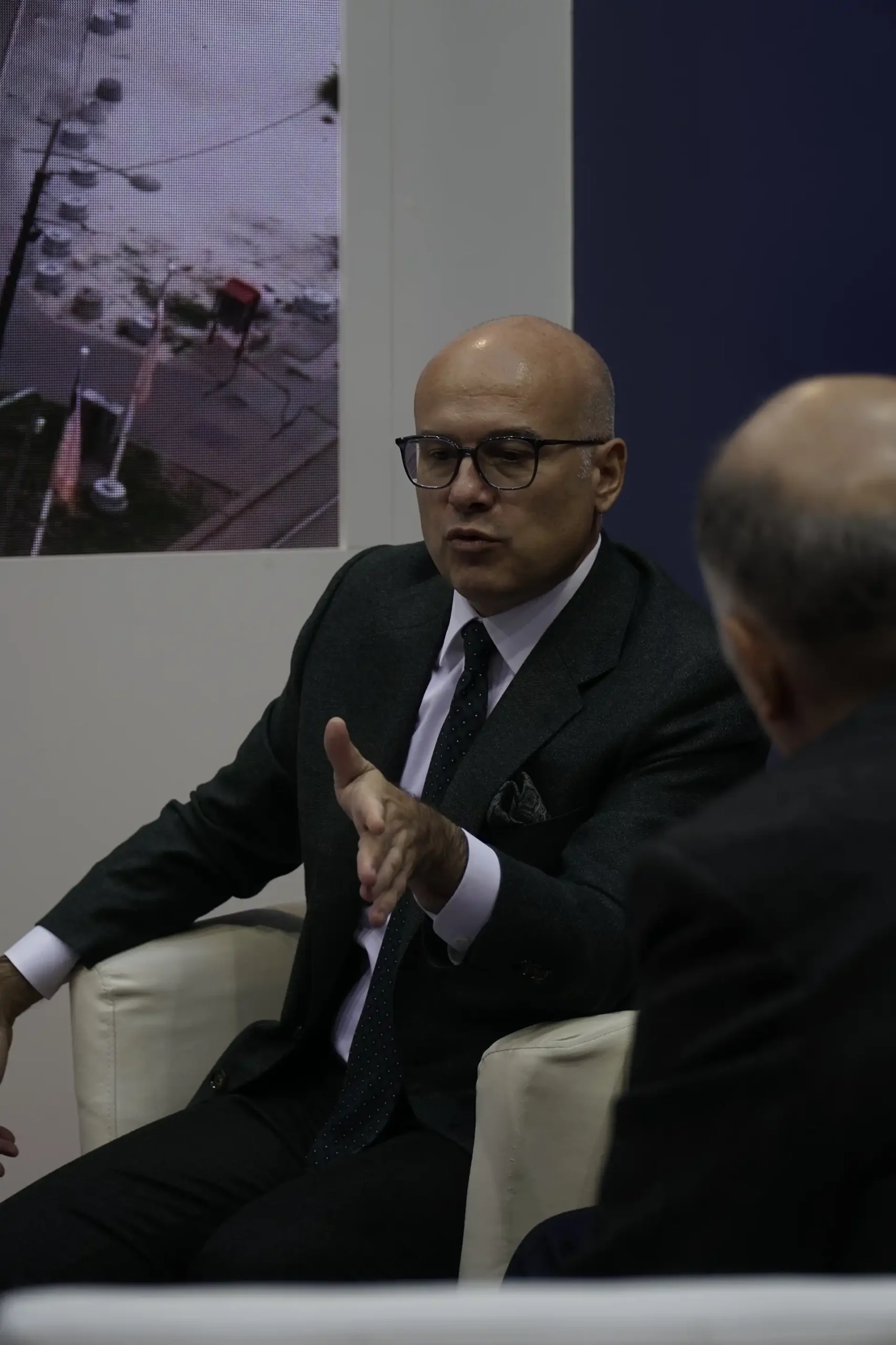 Премијер Милош Вучевић и министри посетили штанд Фондације на Сајму књига 2 DSC0150 scaled