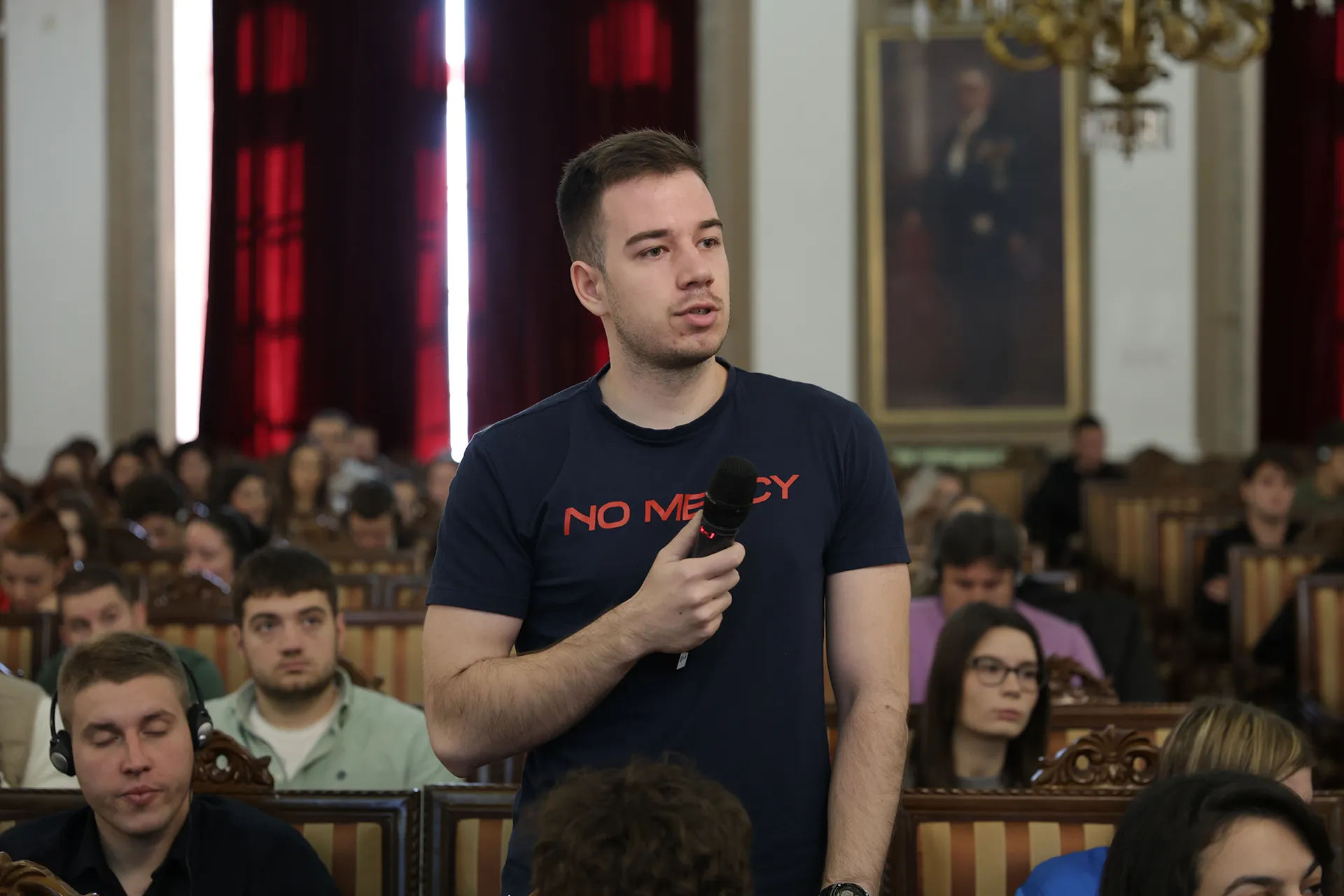 Проф. др Гидеон Грајф одржао студентима предавања о Јасеновцу 14 Gideon Grajf sa studentima
