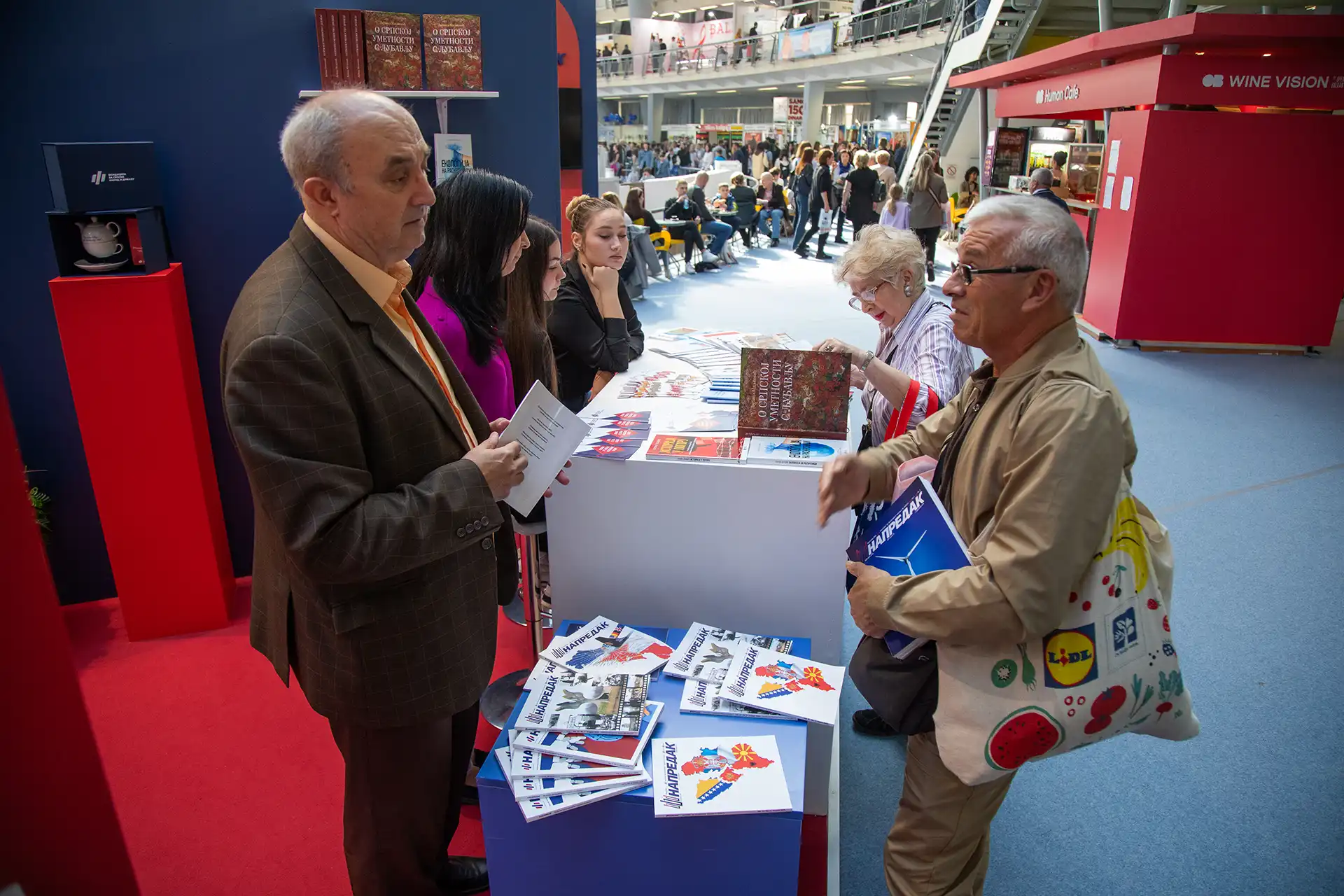 Пети дан на штанду Фондације, на Међународном београдском сајму књига 1 VLA 4270