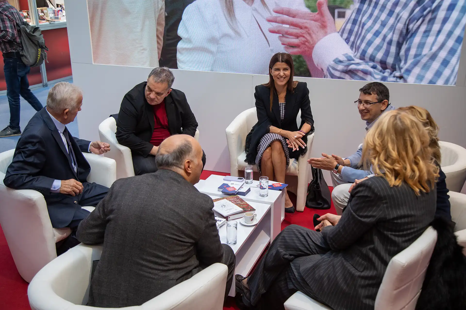 Додељена захвалница др Миши Стојадиновићу, научном саветнику, директору Института за политичке студије 2 VLA 4506