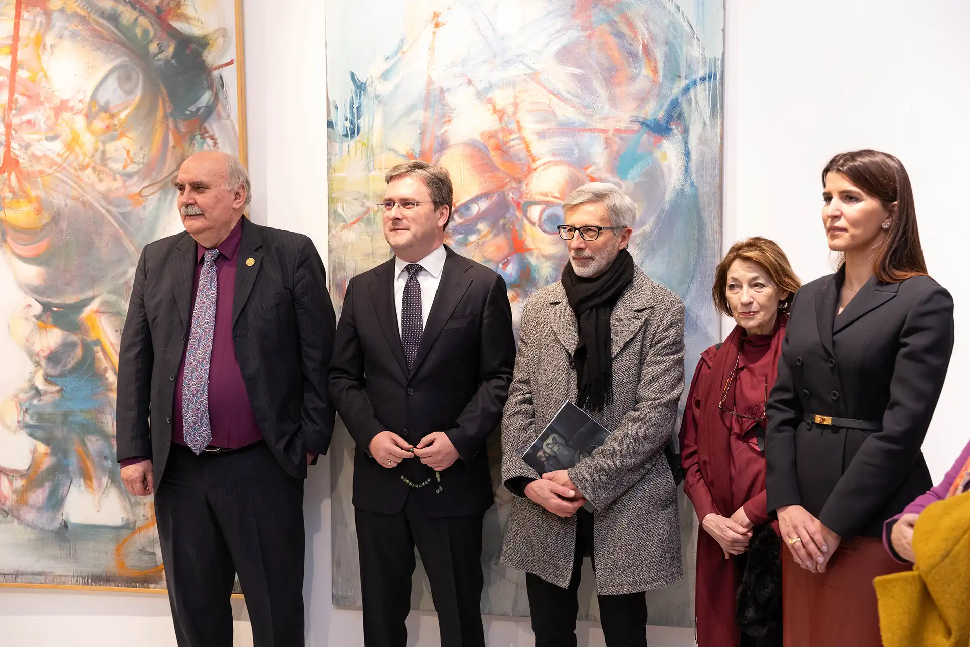 УМЕТНОСТ КОЈА ПРЕМАШУЈЕ ГРАНИЦЕ И ВРЕМЕ: Свечано отворена прва ретроспективна изложба Дада Ђурића у Београду 9 VLA 5986