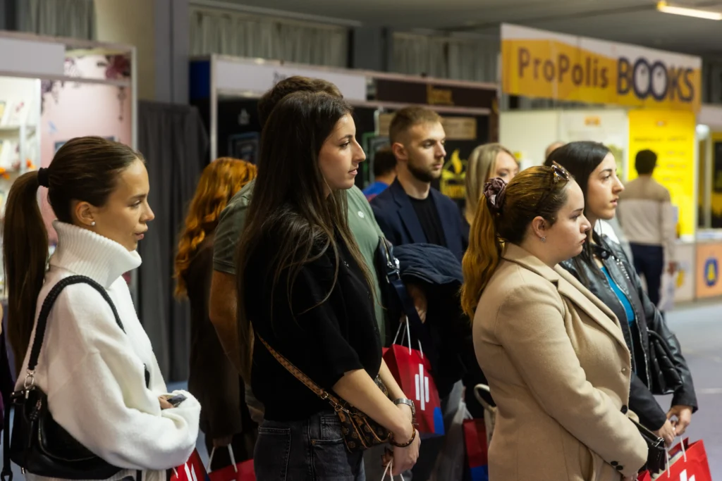 Mladi Istrazivaci Na Standu Fondacije 1